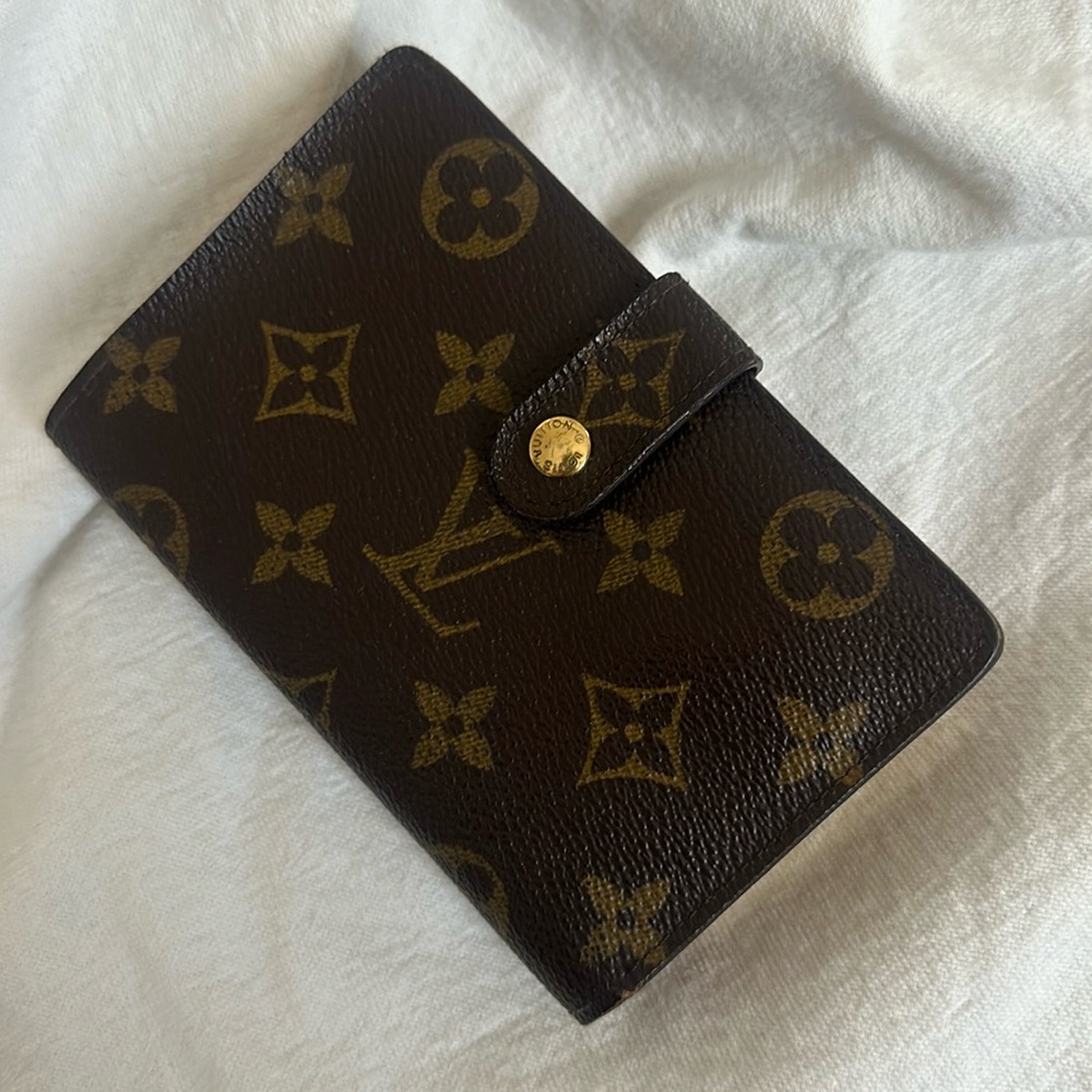 Luis Vuitton wallet monogram brown coin change